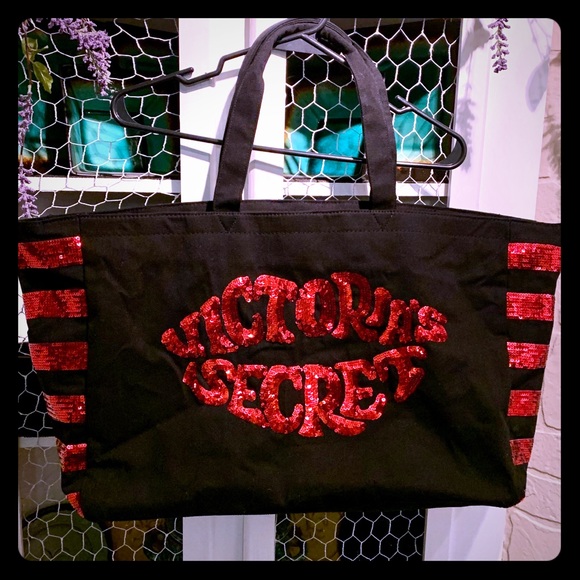 Victoria's Secret Handbags - ❤️Victoria Secret tote